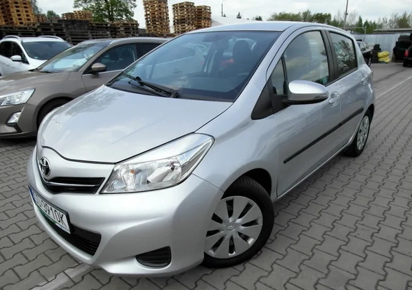 Toyota Yaris cena 22900 przebieg: 165000, rok produkcji 2012 z Sosnowiec małe 436